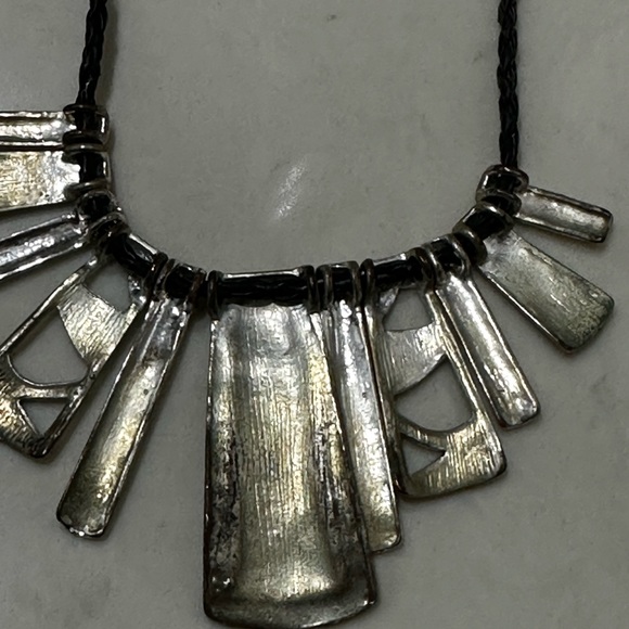 Vintage Silver Tone Trapezoid Pendant Black Leather Necklace - Picture 6 of 8